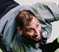 Photo of football player Donnarumma taken during training