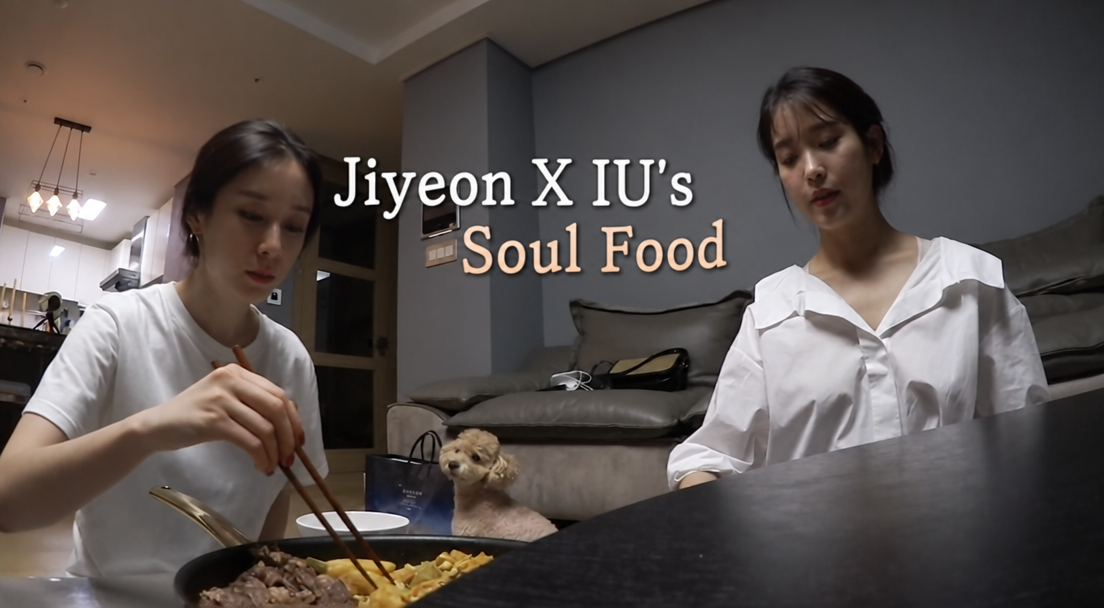 Jiyeon and IU about to eat homemade tteokbokki