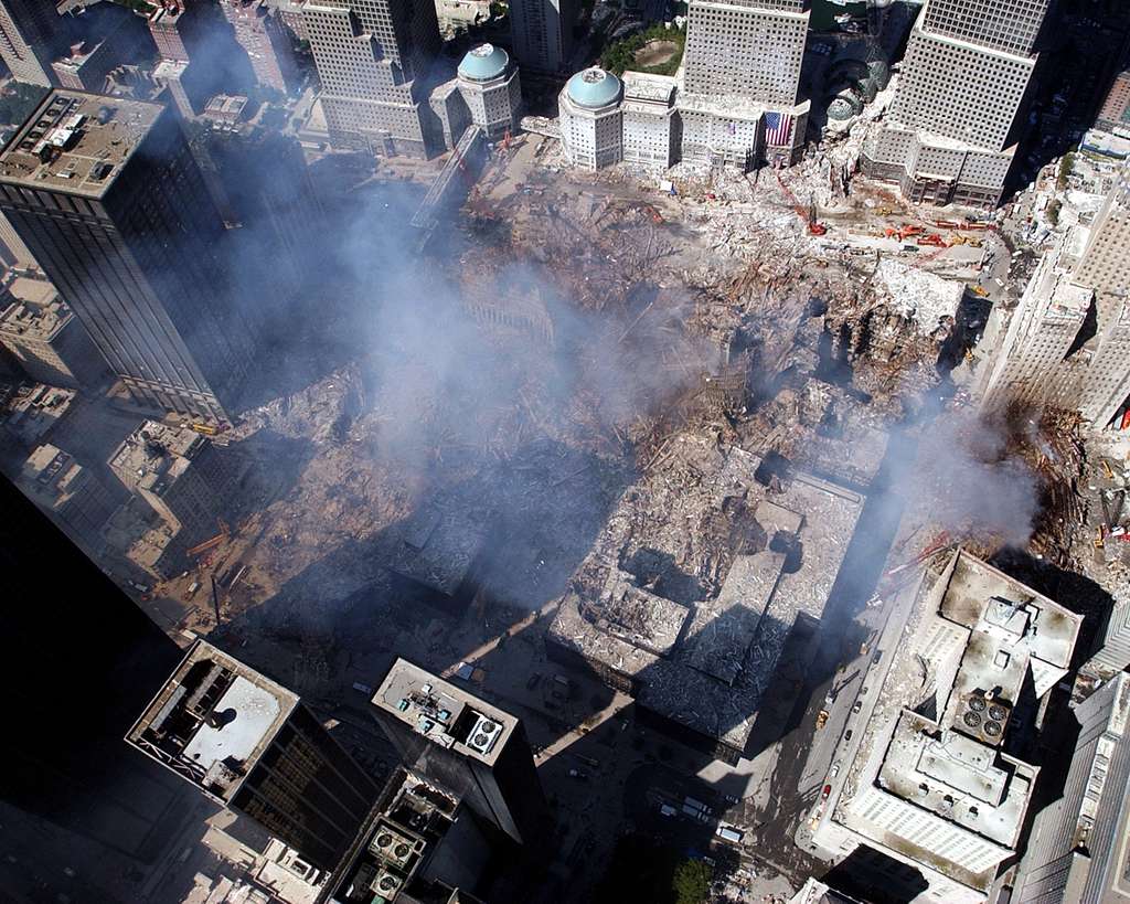 9.11テロで崩壊した世界貿易センターのグラウンド・ゼロの瓦礫を上から見下ろした様子